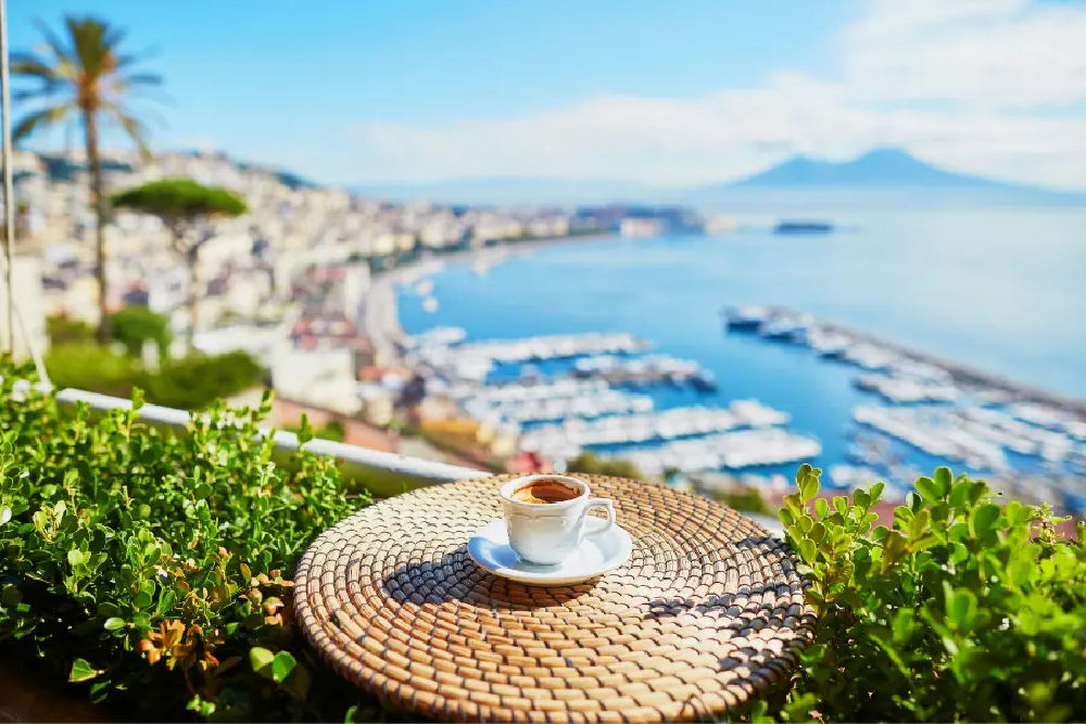 Jaką kawę piją Włosi? Odkryj włoskie tradycje kawowe